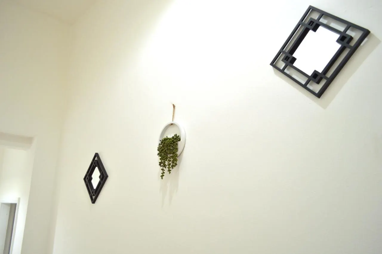 Beautiful Two-Bed Apartment With Driveway Parking Nottingham